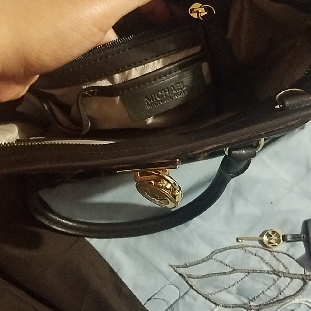 Mk purse authentic - Picture 3 of 7